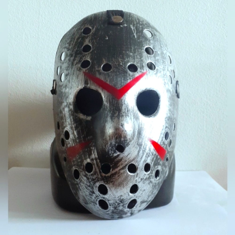 Friday the 13th Jason Voorhees hockey mask (silver)